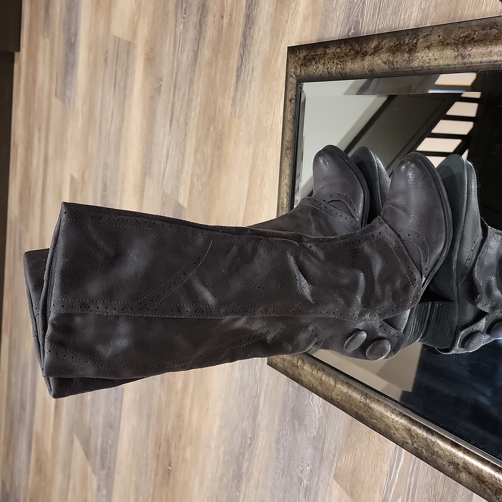 Dark brown Not rated "Bailey" size 6